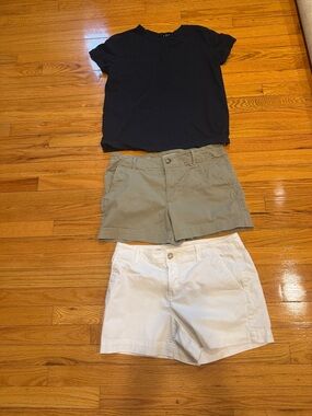 Ann Taylor LOFT 3 for 1 Casual Shorts & Tee Set